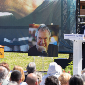 Le maire de Nice a en effet prononcé un discours pour l'artiste Ben et sa femme Annie morts récemment. 
Christian Estrosi - Hommage public à Annie et Ben Vautier sur la promenade du Paillon à Nice, France, 13 juin 2024. Photo by Shootpix/ABACAPRESS.COM