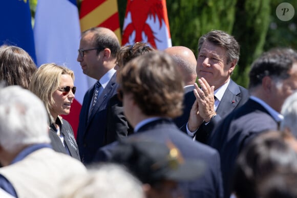 Il était soutenu par sa femme Laura Tenoudji. 
Christian Estrosi et Laura Tenoudji- Hommage public à Annie et Ben Vautier sur la promenade du Paillon à Nice, France, 13 juin 2024. Photo by Shootpix/ABACAPRESS.COM