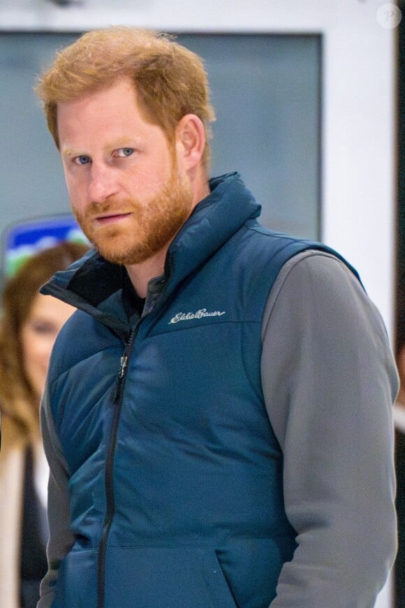 Selon cet ancien proche de la famille royale, les parents d'Archie et de Lilibet perdraient de plus en plus d'amis ces derniers temps. 
Le prince Harry, duc de Sussex et Meghan Markle, duchesse de Sussex, se joignent participent à un entraînement de curling aux Invictus Games Vancouver Whistler 2025, au Hillcrest Community Centre, Vancouver, Colombie-Britannique, Canada, le 16 février 2024.