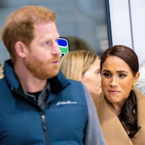 Meghan Markle et le prince Harry isolés à Hollywood ? 
Le prince Harry, duc de Sussex et Meghan Markle, duchesse de Sussex, se joignent participent à un entraînement de curling aux Invictus Games Vancouver Whistler, au Hillcrest Community Centre, Vancouver, Colombie-Britannique, Canada. 