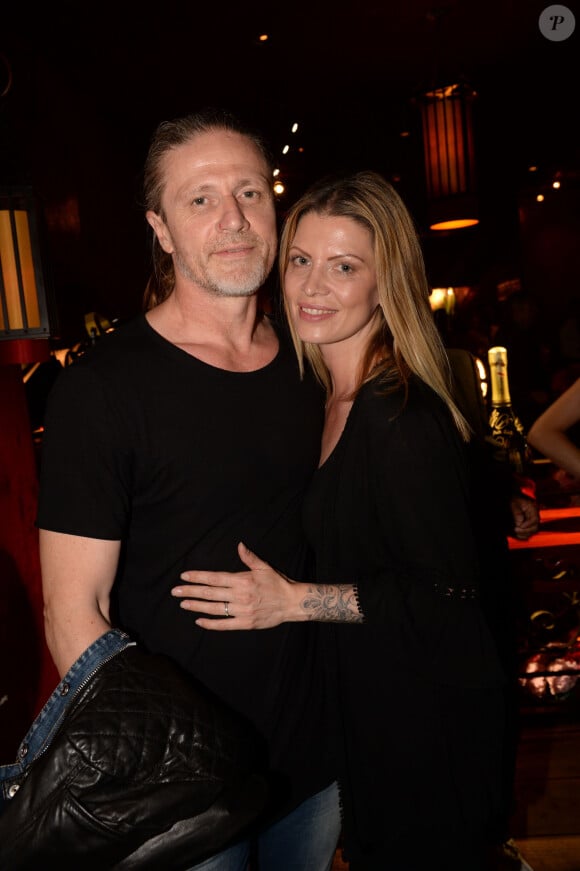 Emmanuel Petit et sa femme Maria - A l'occasion des 20 ans de la victoire de l'équipe de France, les bleus 98 se sont rendus à un dîner organisé au Buddha Bar avec tous les joueurs et leur famille le 11 juin 2018. © Rachid Bellak/Bestimage 