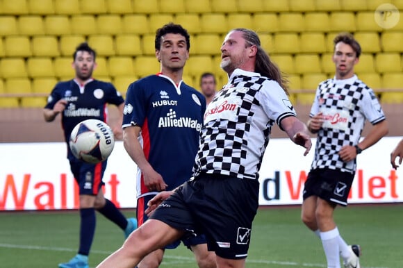 Emmanuel Petit participe au traditionnel match de football caritatif opposant l'A.S. Star Team for Children à l'Association Mondiale des Pilotes de F1, au stade Louis II le 24 mai 2016 à Monaco. Les Pilotes de F1 ont remporté le match sur le score de 3 à 1. © Bruno Bebert / Bestimage 