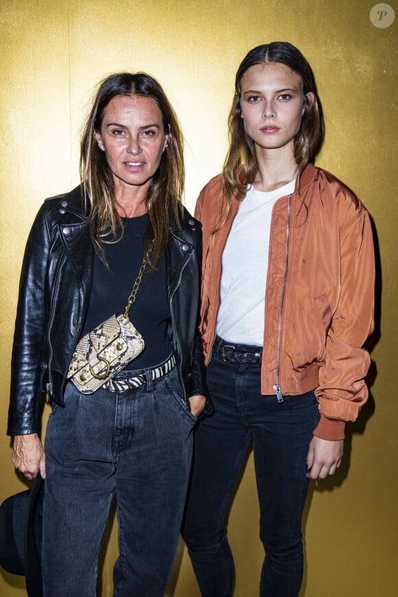 Sur leurs comptes Instagram respectifs, la mère et la fille ont rendu hommage à Alberto Sciagata 
Agathe de La Fontaine et sa fille Zoé Petit au défilé Zadig & Voltaire Collection Prêt-à-Porter Printemps/Eté 2020 lors de la Fashion Week de Paris, France, le 25 septembre 2019. © Olivier Borde/Bestimage 