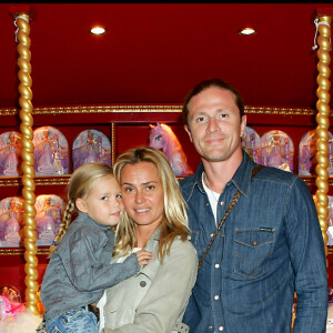 Emmanuel Petit, Agathe de la Fontaine et leur fille Zoé - Soirée pour la sortie du DVD Barbie et le cheval magique au cirque d'hiver à Paris