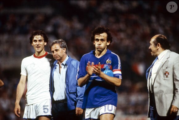 Patrick Batistion, Michel Hidalgo et Michel Platini lors du match France-Portugal du championnat d'Europe des nations 1984. Photo par Look Press Agency/Photoshot/ABACAPRESS.COM