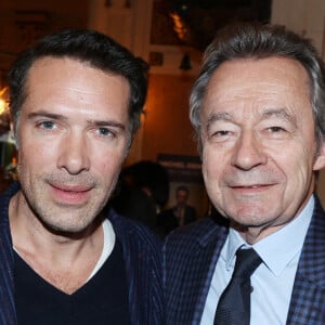 Nicolas Bedos et Michel Denisot assistent au lancement du livre de Michel Denisot 'On peut rire de tout, sauf en mangeant de la semoule' aux Deux Magots le 15 mars 2023 à Paris, France. Photo par Jerome Dominé/ABACAPRESS.COM