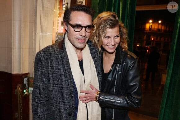 Nicolas Bedos et sa compagne Pauline Desmonts assistent au lancement du livre de Michel Denisot 'On peut rire de tout, sauf en mangeant de la semoule' aux Deux Magots le 15 mars 2023 à Paris, France. Photo par Jerome Dominé/ABACAPRESS.COM