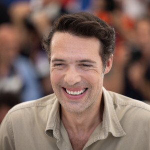 Nicolas Bedos a rendu un bel hommage à son père en ce samedi 15 juin 2024
Nicolas Bedos au photocall de "Mascarade" lors de la 75ème édition du festival de Cannes au Palais des Festivals, France. Photo par David Boyer/ABACAPRESS.COM