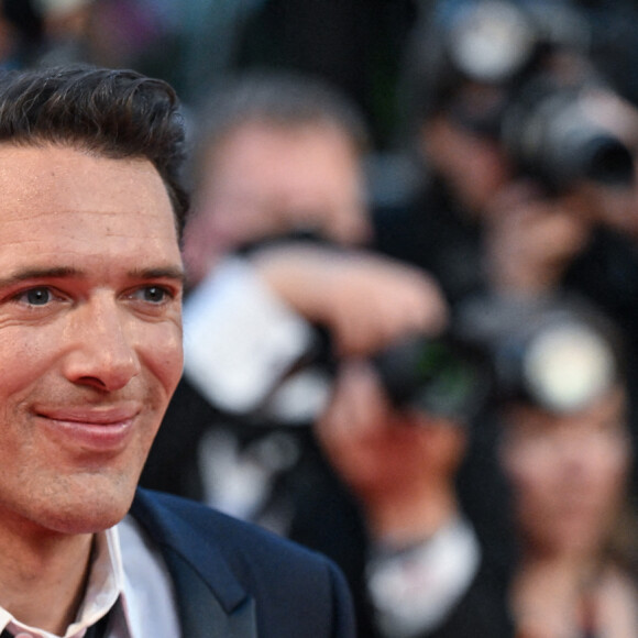 Nicolas Bedos assiste à la première du film Mascarade lors du 75e Festival de Cannes à Cannes, France, le 27 mai 2022. Photo par Julien Reynaud/APS-Medias/ABACAPRESSS.COM