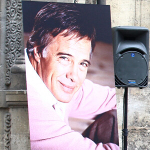 Nicolas Bedos lors de la cérémonie d'enterrement de Guy Bedos à l'église Saint Germain des Prés dans le centre de Paris, France, le 4 juin 2020. Photo par Nasser Berzane/ABACAPRESS.COM