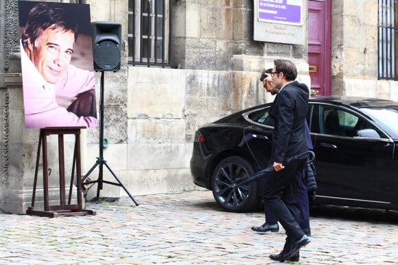 Nicolas Bedos lors de la cérémonie d'enterrement de Guy Bedos à l'église Saint Germain des Prés dans le centre de Paris, France, le 4 juin 2020. Photo par Nasser Berzane/ABACAPRESS.COM