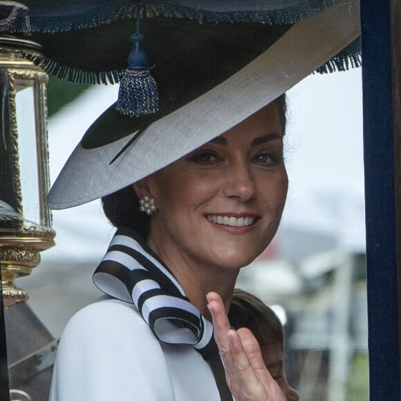 Pour son grand retour dans la vie publique, Kate Middleton était très attendue.
Kate Middleton, princesse de Galles lors de la parade Trooping the Color à Londres. Photo par Thomas Krych/ZUMA Press/Bestimage