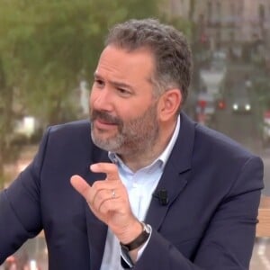 Bruce Toussaint obligé de recadrer une invitée de "Bonjour !"
Bruce Toussaint sur le plateau de "Bonjour !"