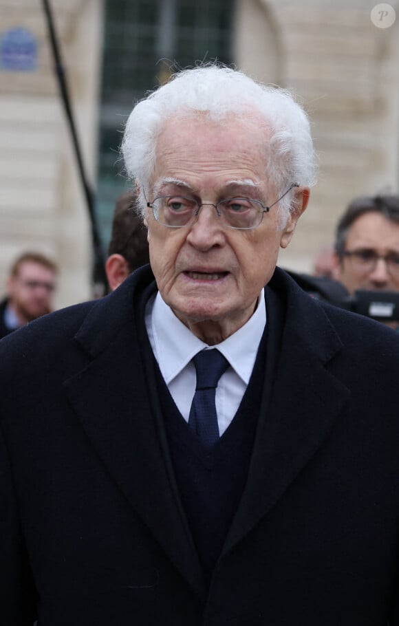 Lionel Jospin - Hommage national à Robert Badinter devant le ministère de la Justice sur la place Vendôme à Paris le 14 février 2024. © Dominique Jacovides/Bestimage 