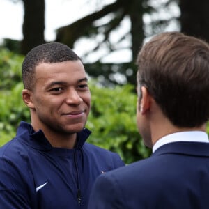 Kylian Mbappé - Le président français, Emmanuel Macron se rend auprès de l'équipe de France masculine de football, au Centre National du Football de Clairefontaine, à Clairefontaine-en-Yvelines. Le 3 juin 2024. © Stéphane Lemouton / Bestimage 