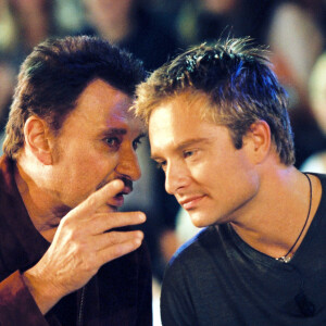 David Hallyday a évoqué comme rarement son père Johnny
Archive : Johnny Hallyday et son fils David Hallyday sur le plateau de "Nulle part ailleurs"