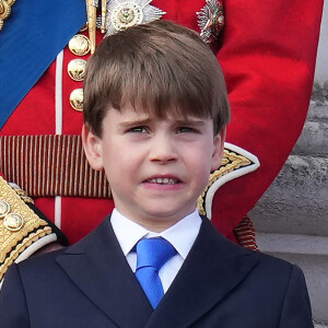 Le garçonnet est bien plus espiègle que ses frères et soeurs. 
Le prince Louis - Les membres de la famille royale britannique au balcon du Palais de Buckingham lors de la parade militaire "Trooping the Colour" à Londres le 15 juin 2024 © Julien Burton / Bestimage 