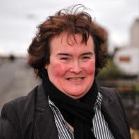 Susan Boyle : elle est désormais multimillionnaire ! Finira-t-elle par aller chez le coiffeur ?