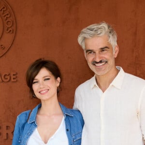 François Vincentelli et Alice Dufour au village lors des Internationaux de France de Tennis de Roland Garros 2023. Paris, le 31 mai 2023. © Jacovides / Moreau / Bestimage