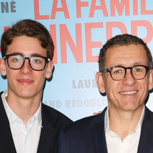 Et ils sont déjà très grands ! 
Dany Boon avec ses deux fils Eytan et Mehdi - Avant-première du film "La Famille Hennedricks" au Cinéma Pathé Beaugrenelle à Paris le 18 juin 2024. © Coadic Guirec/Bestimage