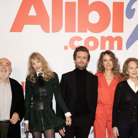 Grâce à son dernier film, "Alibi.com 2", il a empoché un "très gros chèque".Gérard Jugnot, Arielle Dombasle, Philippe Lacheau, Elodie Fontan et Nathalie Baye assistent à la première d'Alibi.com 2 au Grand Rex, le 06 février 2023 à Paris, France. Photo par David Niviere/ABACAPRESS.COM