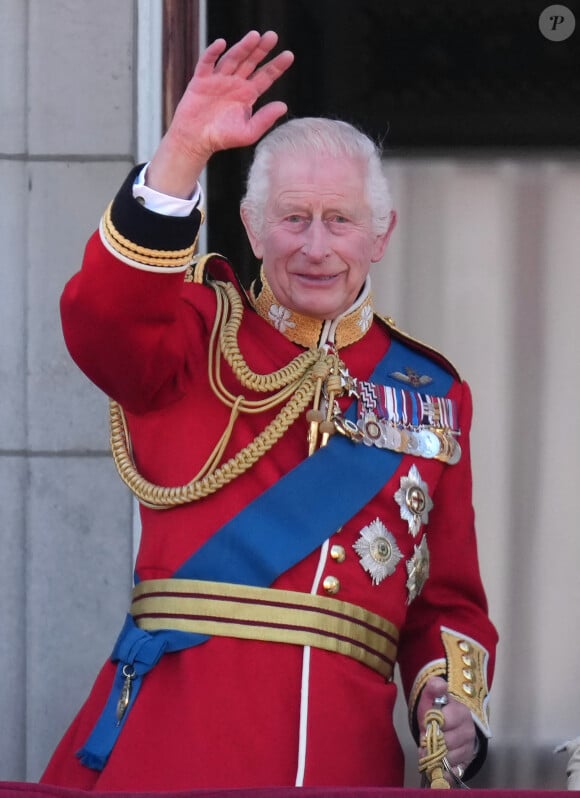 Le roi Charles III d'Angleterre - Les membres de la famille royale britannique au balcon du Palais de Buckingham lors de la parade militaire "Trooping the Colour" à Londres le 15 juin 2024