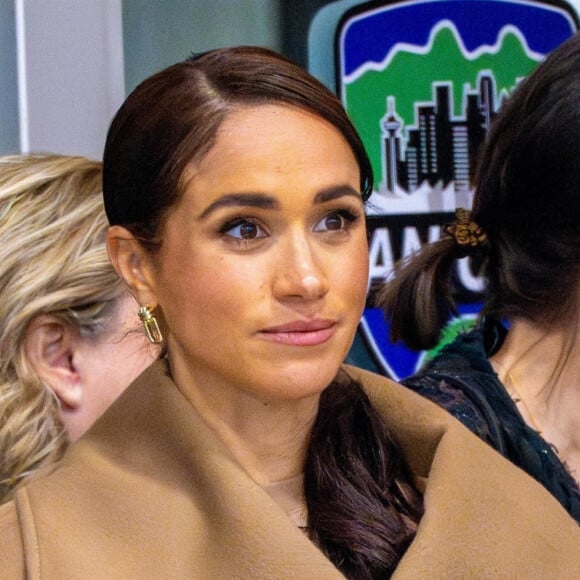 Meghan Markle, duchesse de Sussex, se joignent lors d'un entraînement de curling aux Invictus Games Vancouver Whistler 2025, au Hillcrest Community Centre, Vancouver, Colombie-Britannique, Canada, le 16 février 2024.