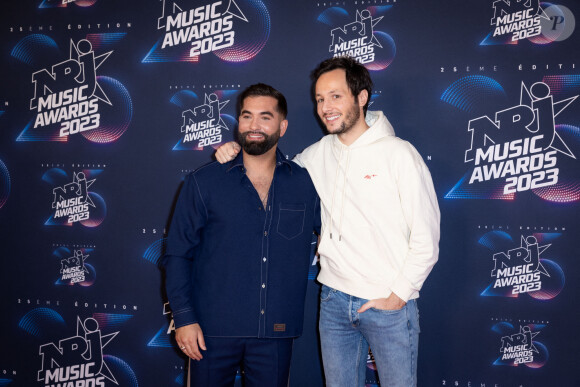 Tapis rouge des NRJ Music Awards. Kendji et Vianney sur le tapis rouge, au Palais des Festivals, à Cannes, le 10 novembre 2023. Shootpix/ABACAPRESS.COM