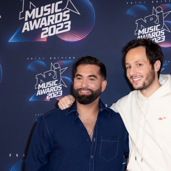 Tapis rouge des NRJ Music Awards. Kendji et Vianney sur le tapis rouge, au Palais des Festivals, à Cannes, le 10 novembre 2023. Shootpix/ABACAPRESS.COM