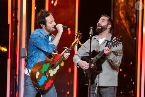 Vianney et Kendji chantent ensemble lors du Téléthon 2023, à Saint Denis, le 9 décembre 2023. Alexis Jumeau/ABACAPRESS.COM