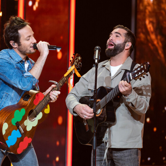 Vianney et Kendji chantent ensemble lors du Téléthon 2023, à Saint Denis, le 9 décembre 2023. Alexis Jumeau/ABACAPRESS.COM