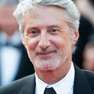 Antoine de Caunes assiste à l'avant-première de La Passion de Dodin Bouffant dans le cadre du 76e Festival de Cannes. Photo par Aurore Maréchal/ABACAPRESS.COM