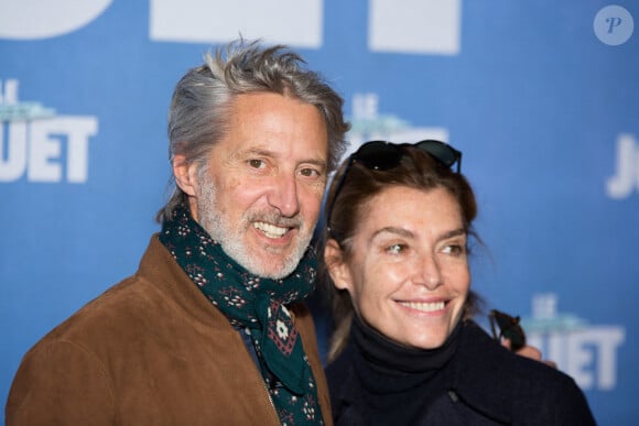 Antoine de Caunes et Daphné Roulier assistent à la première du film 'Le Nouveau Jouet' au Grand Rex le 9 octobre 2022 à Paris. Nasser Berzane/ABACAPRESS.COM