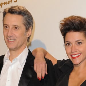 Emma et Antoine de Caunes arrivent au dîner de gala qui suit la 34e cérémonie des César (récompenses du cinéma français), au Fouquet's à Paris, le 27 février 2009. Guignebourg-Nebinger/ABACAPRESS.COM