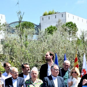 Christian Estrosi, le maire de Nice, accompagné de sa femme Laura Tenoudji et entouré d'élus municipaux, pour l'inauguration de "La Bourgada" à Nice, le samedi 22 juin 2024
