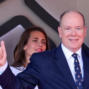 La princesse Charlène de Monaco, Charlotte Casiraghi, le prince Albert II de Monaco, Louis Ducruet et Charles Leclerc - La famille princière de Monaco sur le podium avec Charles Leclerc, vainqueur du Grand Prix de Formule 1 (F1) de Monaco, le 26 mai 2024. © Claudia Albuquerque/Bestimage 