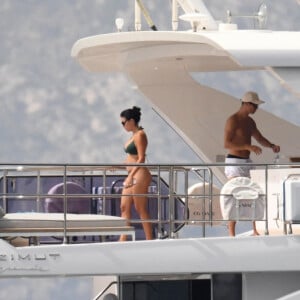 Cristiano Ronaldo et sa compagne, Georgina Rodriguez, à bord d'un yacht à Porto Cervo, Italie, le 22 juin 2023