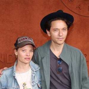 "C'est joyeux d'avoir un bébé", a déclaré le chanteur
Théma - Les amoureux de Roland Garros - Mélanie Thierry et Raphaël - au village (Jour 5) lors des Internationaux de France de Tennis de Roland Garros 2022. Paris, le 26 mai 2022. © Bertrand Rindoff Petroff / Bestimage 