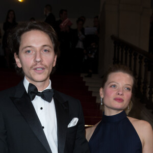 Le chanteur Raphaël et sa compagne Mélanie Thierry - Arrivées des personnalités à la 41ème cérémonie des César au théatre du Chatelet à Paris le 26 février 2016. © Olivier Borde / Dominique Jacovides / Bestimage 