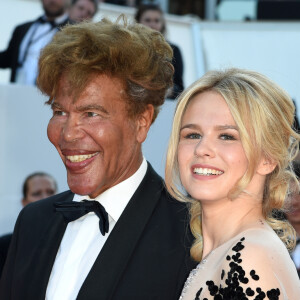 Igor Bogdanov (Bogdanoff) et sa compagne Julie Jardon - Montée des marches du film " L'Homme qui tua Don Quichotte " lors de la cérémonie de clôture du 71ème Festival International du Film de Cannes. Le 19 mai 2018 © Giancarlo Gorassini / Bestimage