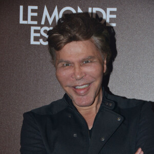 C'est ainsi que le château tombe en ruines.
Grichka Bogdanov (Bogdanoff) - Photocall de la soirée du film "Le monde est à toi" sur la plage Magnum lors du 71ème festival International de Cannes le 12 mai 2018. © CVS-Veeren/Bestimage