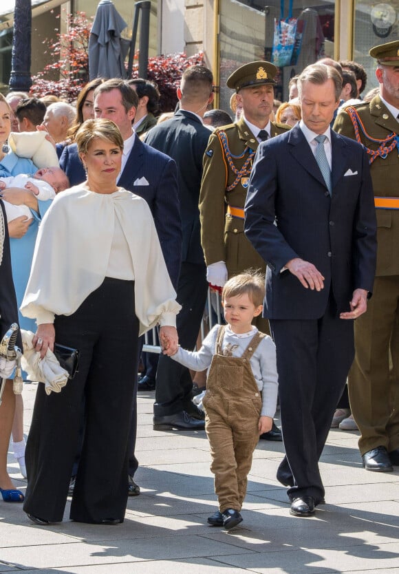 La grande duchesse Maria Teresa, le prince Charles et Le grand-duc Henri de Luxembourg - Procession de clôture de l'Octave 2023 à Luxembourg après la messe pontificale le 14 mai 2023. 