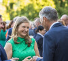 Ainsi qu'à sa belle-fille Stéphanie. 
Le prince Guillaume, grand-duc héritier de Luxembourg, La princesse Stéphanie - La famille de Luxembourg lors d'une garden party au Château de Colmar-Berg le 28 juin 2022. 