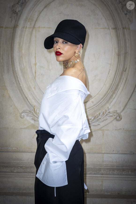 croisant ainsi une autre star internationale, Doja Cat
Doja Cat au photocall du défilé de mode Christian Dior Haute-Couture automne-hiver 2024/2025 lors de la Fashion Week de Paris, France, le 24 juin 2024. © Olivier Borde/Bestimage