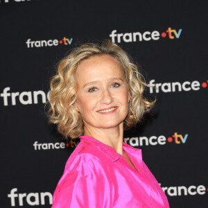 Caroline Roux au photocall pour la conférence de presse de rentrée de France TV à la Grande Halle de la Villette à Paris, France, le 11 juillet 2023. © Coadic Guirec/Bestimage  Celebs attend the photocall for France TV's back-to-school press conference at the Grande Halle de la Villette in Paris, France, on July 11, 2023. 