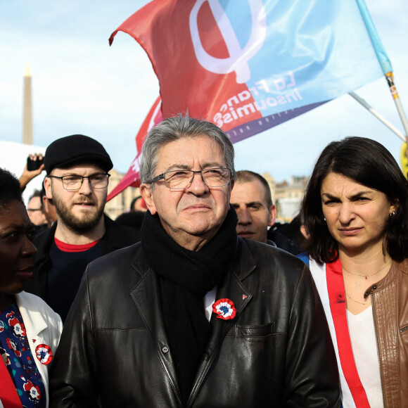 Jean-Luc Mélenchon et Danièle Obono, député LFI - Des manifestants se rassemblent sur la place de la Concorde devant l'assemblée nationale après que le gouvernement français a fait passer une réforme des retraites au Parlement sans vote, en utilisant l'article 49,3 de la Constitution, à Paris le 16 mars 2023. © Stéphane Lemouton / Bestimage  Demonstrators gather at the Place de la Concorde in front of the National Assembly after the French government pushed a pension reform through parliament without a vote, using article 49.3 of the constitution, in Paris March 16, 2023. 