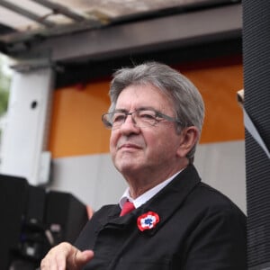 Jean-Luc Mélenchon - Marche contre la vie chère et l'inaction climatique à Paris le 16 octobre 2022. © Jonathan Rebboah / Panoramic / Bestimage  Rally against soaring living costs and climate inaction called by French left-wing coalition NUPES (New People's Ecologic and Social Union) in Paris on October 16, 2022. 