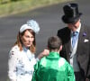 Et il a notamment aidé sa belle-mère à se sortir d'une situation délicate.
Le prince William de Galles, Carole Middleton - La famille royale d'Angleterre aux courses hippiques "Royal Ascot 2024" à Ascot. Le 19 juin 2024 © Julien Burton / Bestimage 