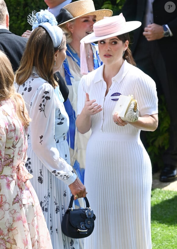 Carole Middleton et La princesse Eugenie d'York - Les célébrités et les membres de la famille royale d'Angleterre assistent au second jour de la course hippique Royal Ascot , le 19 juin 2024. 