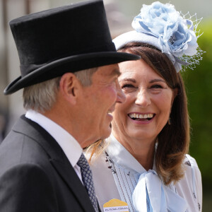 Carole et Michael Middleton, les parents de la princesse de Galles, assistent au deuxième jour de la course hippique Royal Ascot, le 19 juin 2024. 